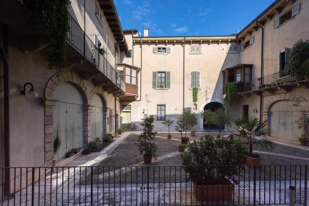 Antiche Colonne Apartment Verona Bagian luar foto